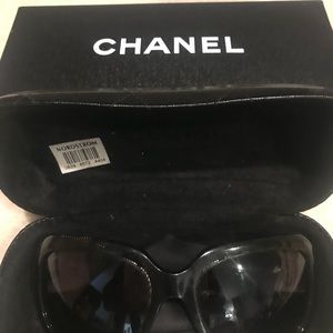 Black with logo in black and white